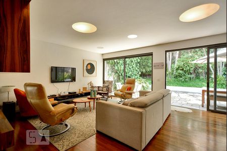 Sala de casa para alugar com 3 quartos, 250m² em Vila Romana, São Paulo