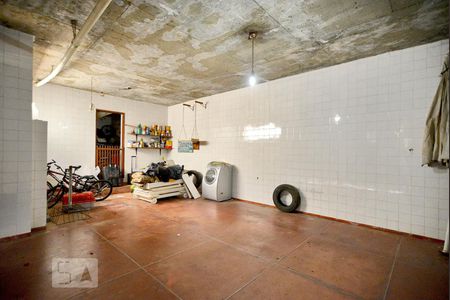 Garagem de casa para alugar com 3 quartos, 250m² em Vila Romana, São Paulo