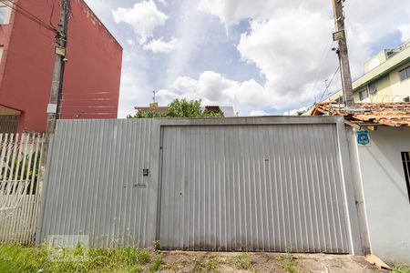 Casa para alugar com 265m², 4 quartos e 2 vagas Casa para alugar com 265m², 4 quartos e 2 vagasFachada