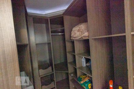 Casa para alugar com 265m², 4 quartos e 2 vagas Casa para alugar com 265m², 4 quartos e 2 vagasQuarto 1 Closet Terceiro Andar