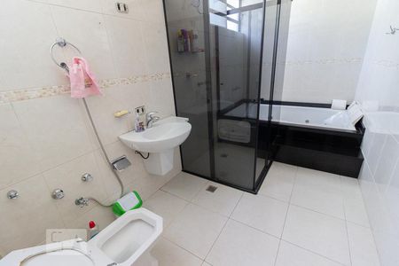 Casa para alugar com 265m², 4 quartos e 2 vagas Casa para alugar com 265m², 4 quartos e 2 vagasQuarto 1 Suíte Terceiro Andar