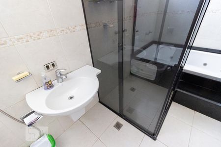 Casa para alugar com 265m², 4 quartos e 2 vagas Casa para alugar com 265m², 4 quartos e 2 vagasQuarto 1 Suíte Terceiro Andar