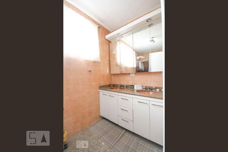 Suite de casa à venda com 4 quartos, 340m² em Vila Santa Eulalia, São Paulo