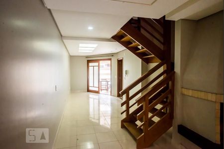 Sala de casa para alugar com 3 quartos, 272m² em Jardim Itu Sabará, Porto Alegre