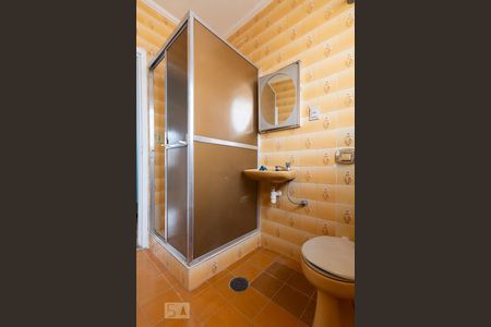 Banheiro Social de casa à venda com 4 quartos, 100m² em Vila Babilônia, São Paulo