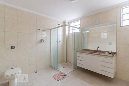 Banheiro de casa para alugar com 4 quartos, 312m² em Alto da Lapa, São Paulo