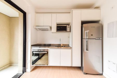 Cozinha de apartamento para alugar com 1 quarto, 35m² em Sumarezinho, São Paulo