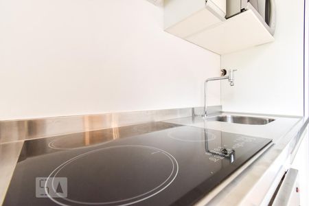 Cozinha de apartamento para alugar com 1 quarto, 35m² em Sumarezinho, São Paulo