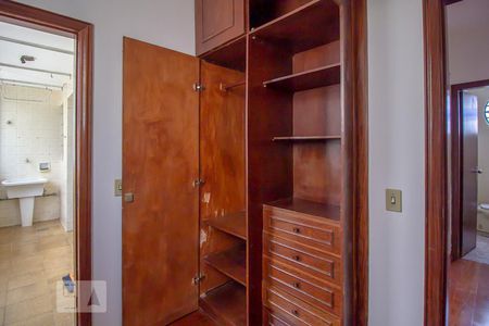 Quarto de apartamento para alugar com 3 quartos, 100m² em Alto Barroca, Belo Horizonte