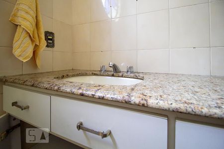 Banheiro  de apartamento para alugar com 3 quartos, 100m² em Alto Barroca, Belo Horizonte