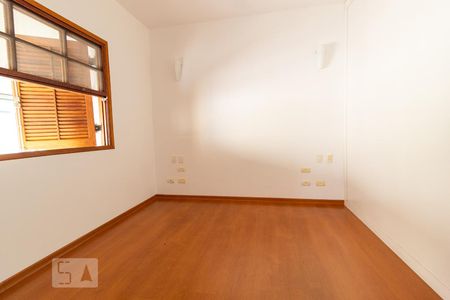 Quarto 1 Suíte de casa para alugar com 5 quartos, 180m² em Butantã, São Paulo