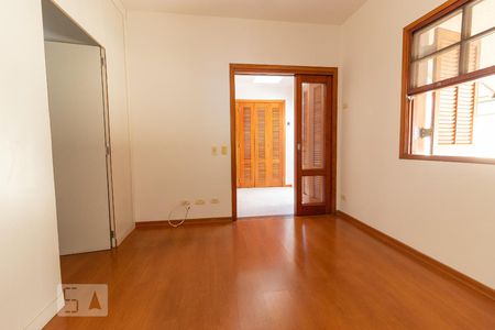 Quarto 1 Suíte  de casa para alugar com 5 quartos, 180m² em Butantã, São Paulo