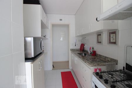 Cozinha de apartamento para alugar com 2 quartos, 56m² em Lauzane Paulista, São Paulo