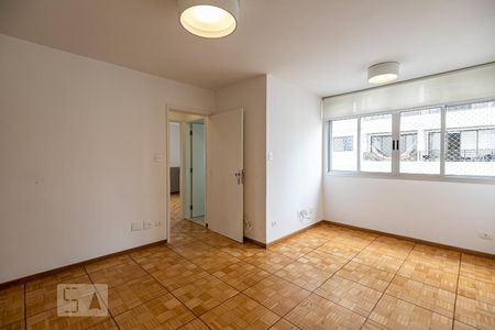 Sala de apartamento para alugar com 2 quartos, 80m² em Indianópolis, São Paulo