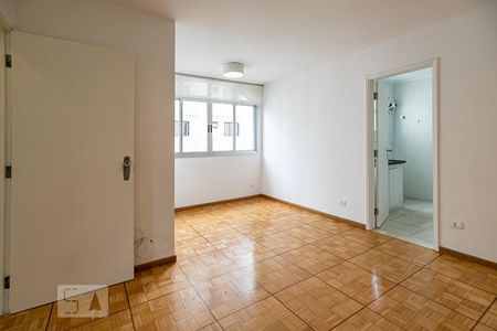 Sala de apartamento para alugar com 2 quartos, 80m² em Indianópolis, São Paulo