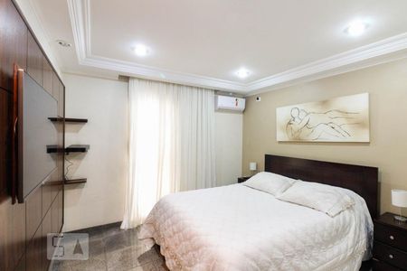 Suite  de casa para alugar com 3 quartos, 265m² em Vila Regente Feijó, São Paulo