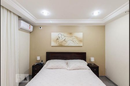 Suite  de casa para alugar com 3 quartos, 265m² em Vila Regente Feijó, São Paulo