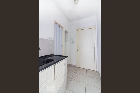 Cozinha de kitnet/studio para alugar com 1 quarto, 18m² em Centro Histórico, Porto Alegre