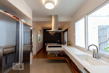 Cozinha de casa à venda com 3 quartos, 265m² em Vila Tramontano, São Paulo