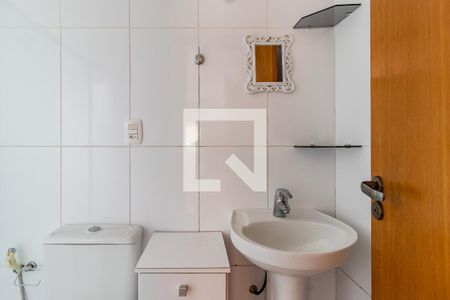 Banheiro da Suite de apartamento para alugar com 2 quartos, 72m² em Vila Ipiranga, Porto Alegre