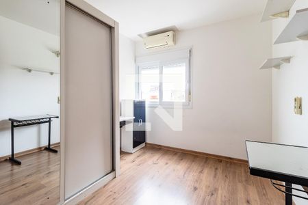 Dormitório de apartamento para alugar com 2 quartos, 72m² em Vila Ipiranga, Porto Alegre