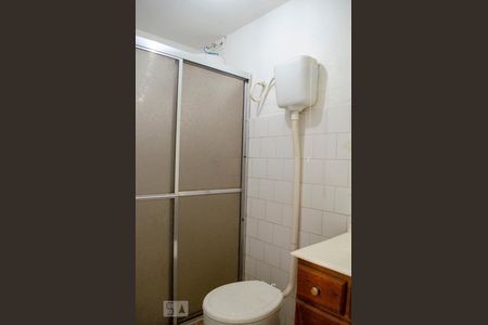 Banheiro  de apartamento para alugar com 1 quarto, 60m² em Protásio Alves, Porto Alegre