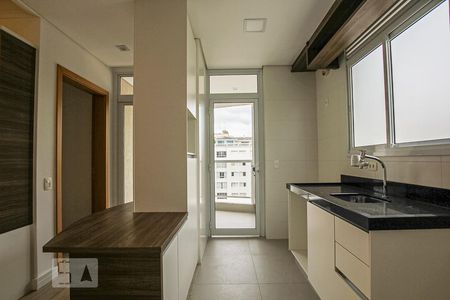 Cozinha de apartamento para alugar com 1 quarto, 50m² em Cambuí, Campinas