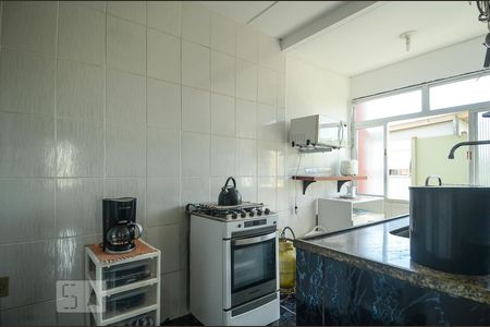 Cozinha de apartamento à venda com 1 quarto, 43m² em Vila Nova, Porto Alegre
