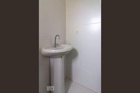 Banheiro de apartamento para alugar com 2 quartos, 41m² em Itaquera, São Paulo