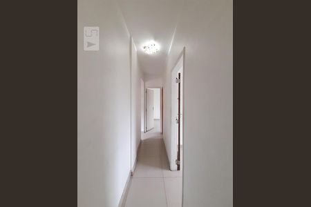 Corredor de apartamento para alugar com 3 quartos, 65m² em Piedade, Rio de Janeiro