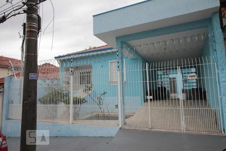 Casa para alugar com 4 quartos, 330m² em Vila Nivi, São Paulo