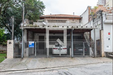 Casa para alugar com 328m², 5 quartos e 3 vagas Casa para alugar com 328m², 5 quartos e 3 vagasFachada