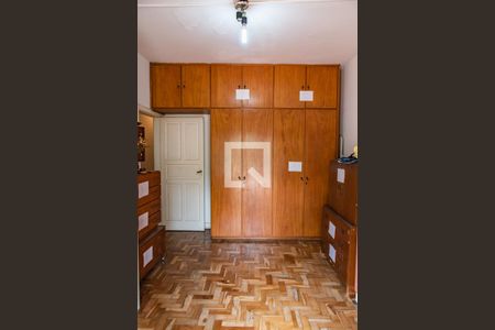 Casa para alugar com 328m², 5 quartos e 3 vagas Casa para alugar com 328m², 5 quartos e 3 vagasQuarto 2