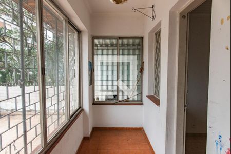 Casa para alugar com 328m², 5 quartos e 3 vagas Casa para alugar com 328m², 5 quartos e 3 vagasVaranda (casa superior)