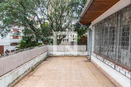Casa para alugar com 328m², 5 quartos e 3 vagas Casa para alugar com 328m², 5 quartos e 3 vagasVaranda (casa superior)