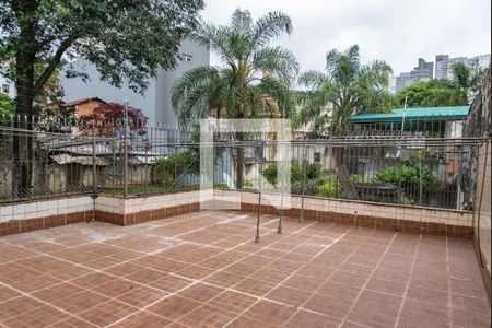 Casa para alugar com 328m², 5 quartos e 3 vagas Casa para alugar com 328m², 5 quartos e 3 vagasVaranda do quarto 2