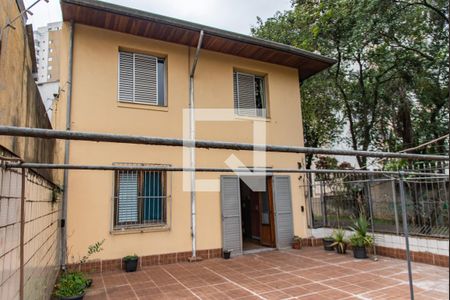 Casa para alugar com 328m², 5 quartos e 3 vagas Casa para alugar com 328m², 5 quartos e 3 vagasVaranda do quarto 2