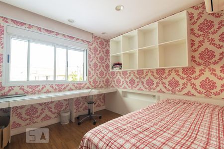 Quarto Suíte 1 de casa para alugar com 3 quartos, 200m² em Jardim Cupecê, São Paulo