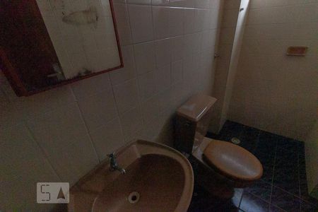 Banheiro de apartamento para alugar com 1 quarto, 32m² em Rebouças, Curitiba