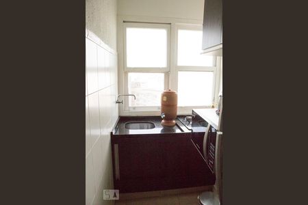 Cozinha/Sala de kitnet/studio para alugar com 1 quarto, 27m² em Centro Histórico, Porto Alegre