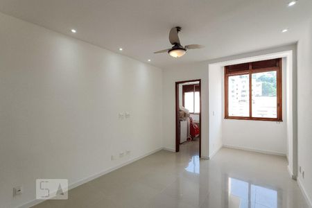 Sala de apartamento para alugar com 2 quartos, 60m² em Centro, Rio de Janeiro