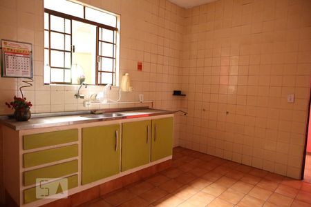 Casa à venda com 280m², 4 quartos e 2 vagas