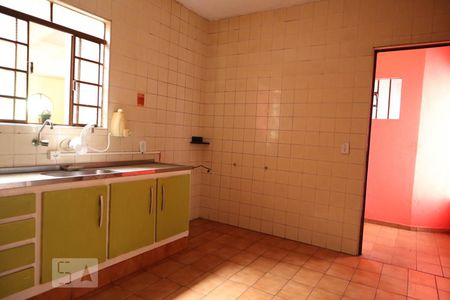 Casa à venda com 280m², 4 quartos e 2 vagas
