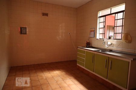 Casa à venda com 280m², 4 quartos e 2 vagas