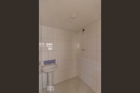 Banheiro de casa para alugar com 1 quarto, 40m² em Jardim Ponte Rasa, São Paulo