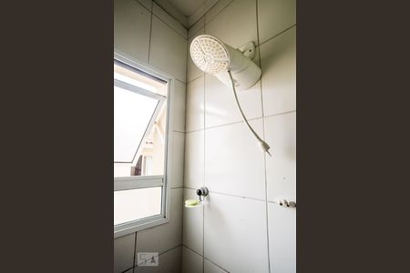 Banheiro de apartamento para alugar com 2 quartos, 53m² em Protásio Alves, Porto Alegre