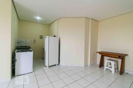 Sala e Cozinha de apartamento para alugar com 1 quarto, 63m² em Setor de Desenvolvimento Econômico (taguatinga), Brasília
