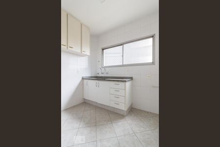 Cozinha de apartamento para alugar com 2 quartos, 64m² em Vila Pompéia, São Paulo