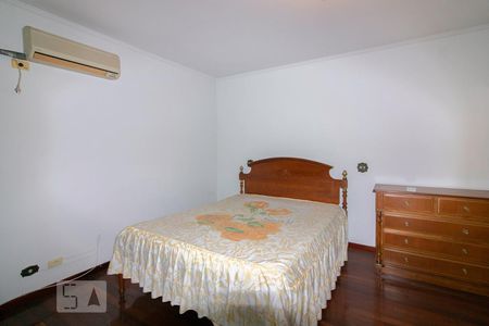 Casa para alugar com 468m², 4 quartos e 4 vagas Casa para alugar com 468m², 4 quartos e 4 vagasSuíte 1
