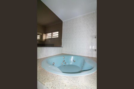 Casa para alugar com 468m², 4 quartos e 4 vagas Casa para alugar com 468m², 4 quartos e 4 vagasBanheiro Suíte 1